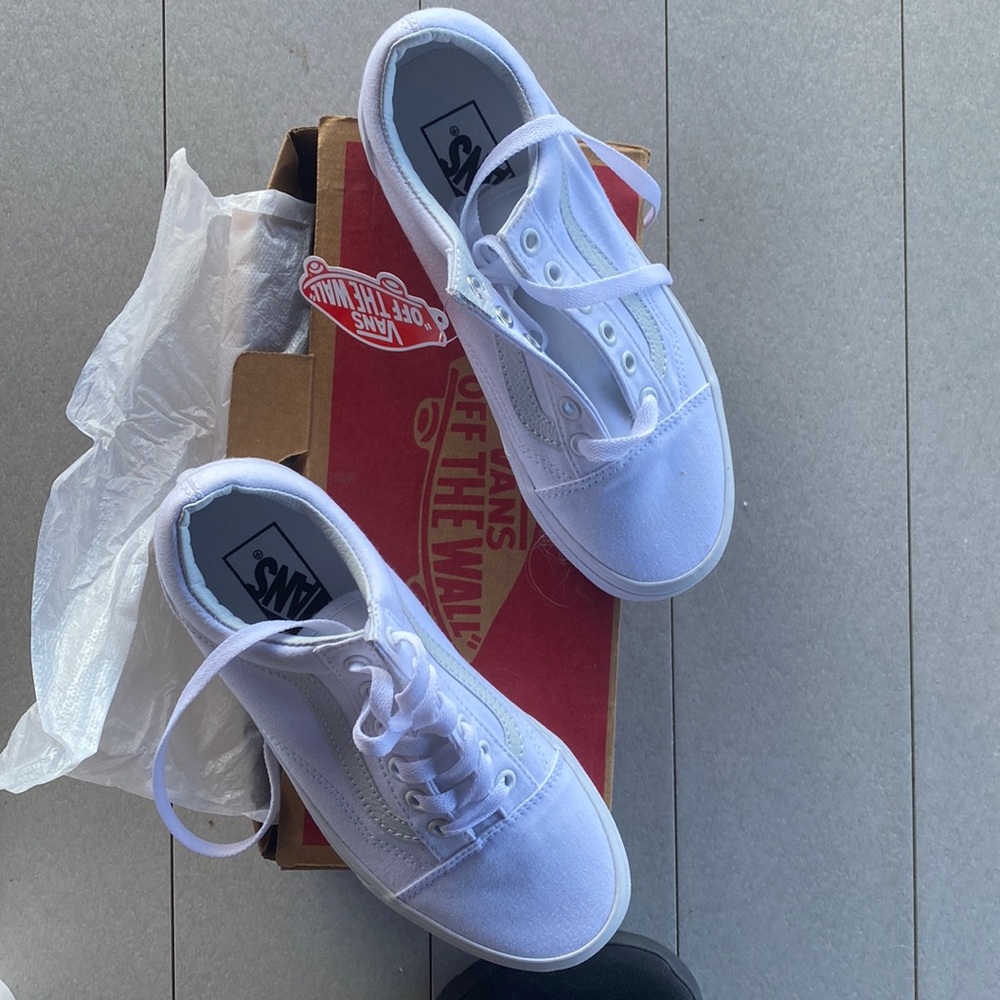 Vans white shoe